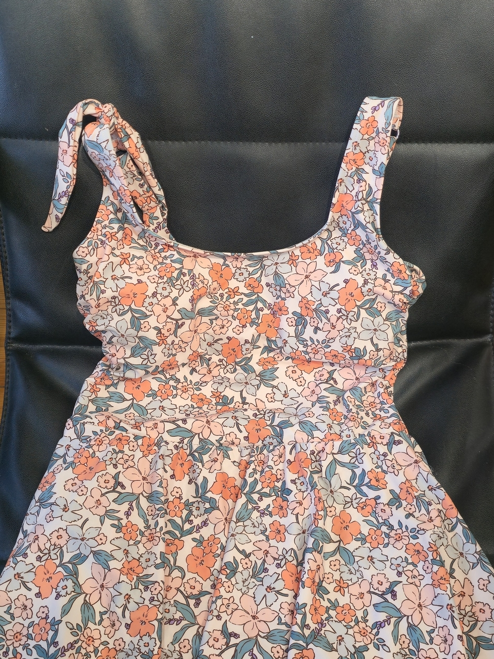 Cupshe Floral One-Piece Swimsuit in Peach, Light Blue, White